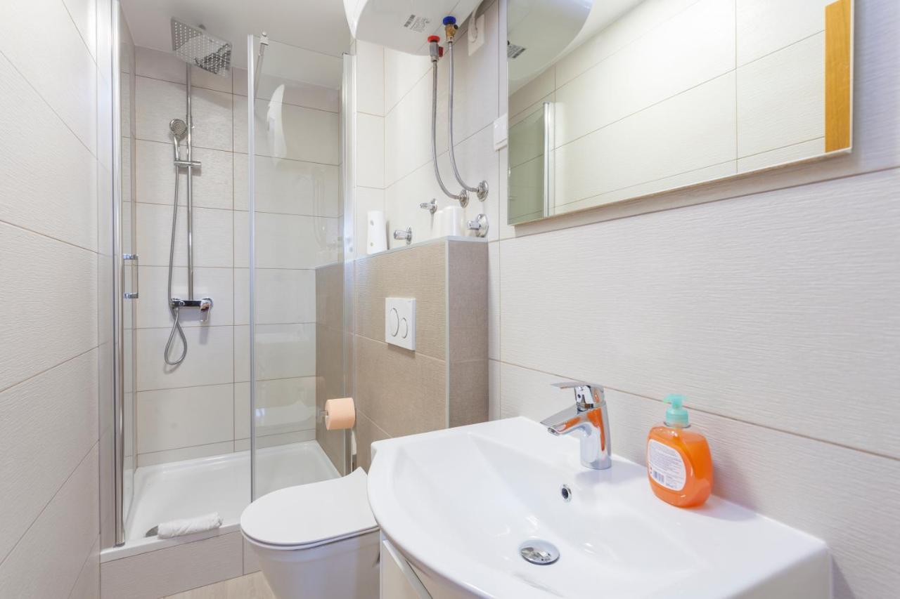 מאקרסקה Apartments & Rooms Alagic מראה חיצוני תמונה