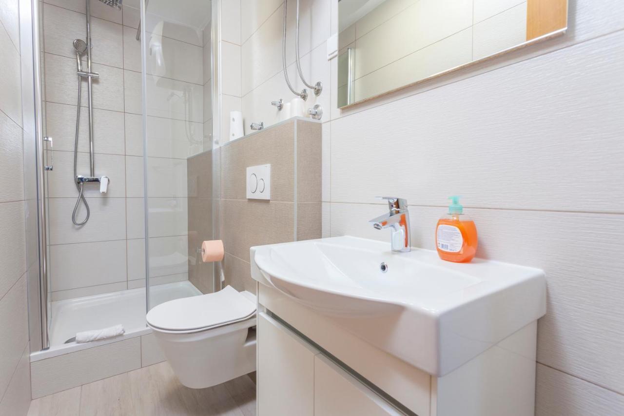 מאקרסקה Apartments & Rooms Alagic מראה חיצוני תמונה